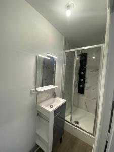 Appartements APPART CIRCUIT 24h : Appartement 1 Chambre