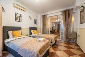 Belle Epoque-Sofia-Free parking