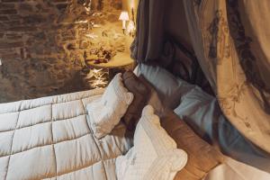 Habitación con cama extragrande.