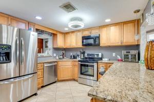 8 Mi to Sunset Beach Home with Large Patio and Pool!