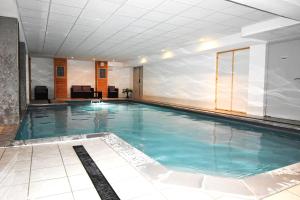 VAUJANYLOCATIONS - Crystal407