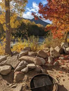 Deluxe little cabin 2 min stroll to Kern River - Sykes