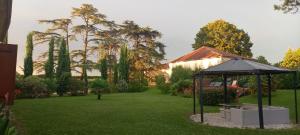 Maisons de vacances La Metairie Du Clos Saint Louis, 4 chambres pour 8 personnes : photos des chambres