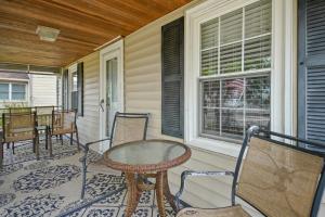 Serendipity - On main Street with screened porch!