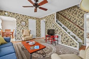 Serendipity - On main Street with screened porch!