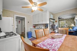 Serendipity - On main Street with screened porch!