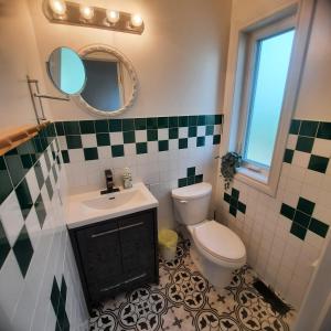 Cottage by the beach