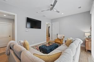 Luxury Living at its Finest 3BD Sleeps 6