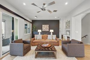 Luxury Living at its Finest 3BD Sleeps 6