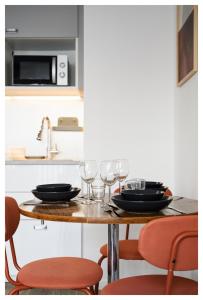 Appartements Cozy 2 pieces a 2 min du metro et 10 min de Paris : Appartement 1 Chambre
