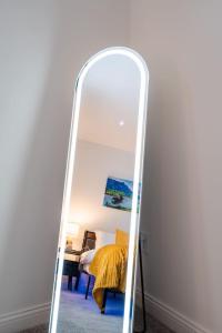 Sunrise Glow Spacious 2BR 2BA 2 King Beds Gym WFH