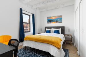 Regal Stylish Uptown Loft Beachfront RooftopWFHGym