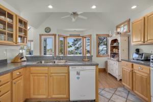 Shore Thing on Oyster Bay - Waterfront, Boat Dock!