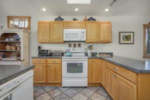 Shore Thing on Oyster Bay - Waterfront, Boat Dock!