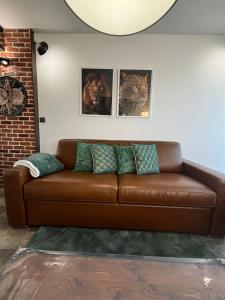 Evasion Verdoyante Vue sur jardin avec balcon et parking