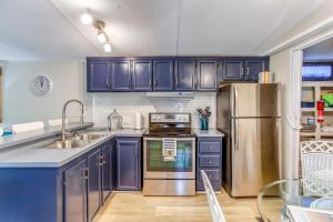 Hampstead Getaway - 5 Miles to Beaches!