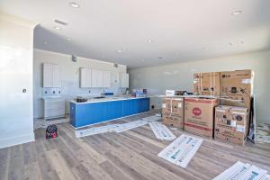 Breezy Shores East & West