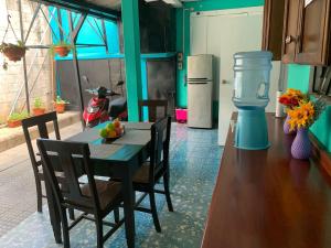 Hostal primaveras nest centro santa ana