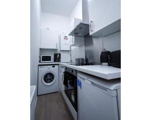 Strudel House - SJA Stays - Modern 1 Bed Apartment