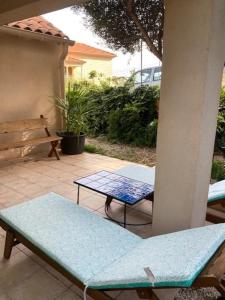 bastidon, 5 people near beach, sea view, quiet