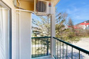 Autumn Colors Condo at Rivergreen