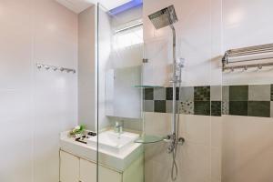 Entire 5-6BRs house in Saigon Centre