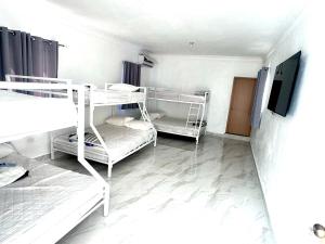 Double P Ranch 20 guests, BBQ and pool Buggy rental