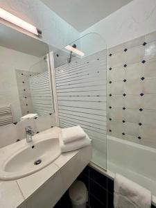 Appart'hotels Eco-Domaine La Fontaine - RESIDENCE-SPA - Plage de la Fontaine aux Bretons : photos des chambres