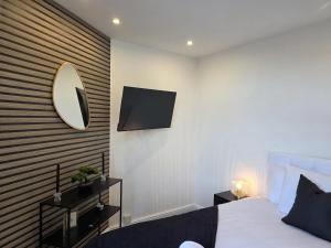 18 Anfield 5 min walk Sleeps 7 4BR 5Bed 3Bathrms