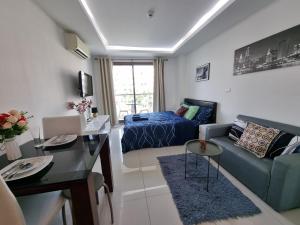 Laguna Beach resort 3 the maldives with top pool and garden view ลากูน่า บีช รีสอร์ต 3 คอนโด