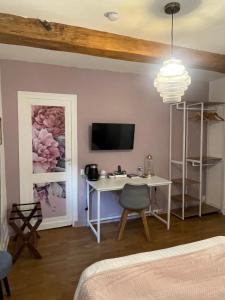 Hotels Logis Hotel Le Cygne : photos des chambres