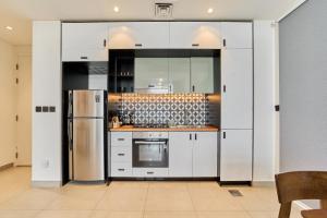 Bright & Trendy 2BR in Collective, Dubai Hills