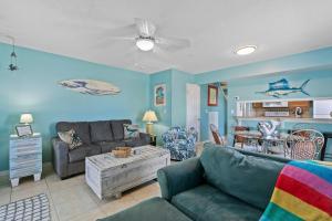 Spacious 2BR Condo with Pool Across from the Beach