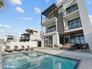 Simply BeUTAHful at Desert Color (by Ember Stays)