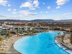 Simply BeUTAHful at Desert Color (by Ember Stays)