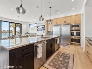 Simply BeUTAHful at Desert Color (by Ember Stays)