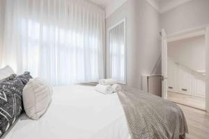 2BR, garden, 60" TV with sound system