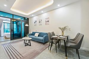 Căn hộ 2 phòng ngủ nhìn ra cảnh thành phố (Two-Bedroom Apartment with City View)