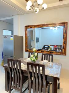 J&M Staycation Spot NEW 2BR Flat near City Center