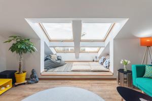 Loft to Be You-your Mountain-View Sky Home - 1 bedroom