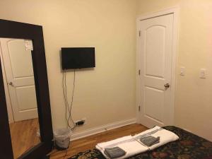 Entire Apt in Heart of Chicago