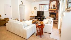 Tranquil Desert Lodge Kanab Luxury Vacation Home