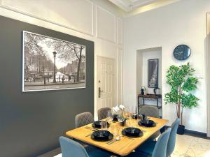 Deluxe 2-Bedroom with Sauna and AC