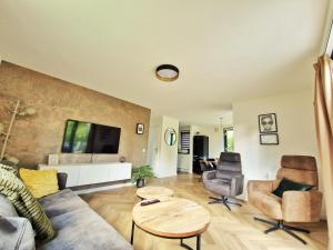 Goldenescape 6P Vip huis met Royale tuin en hottub 110