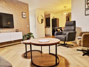 Goldenescape 6P Vip huis met Royale tuin en hottub 110