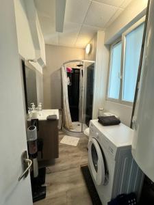 Appart 50M2 - 2 Chambres - Centre-Gare-Mer Plage à pied