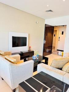 Luxe 2BR - Downtown Dubai - Canal Views