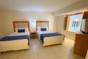 Comfort with ocean view & beach access!