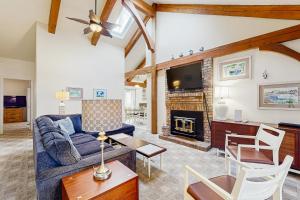 13904 Lighthouse Ave