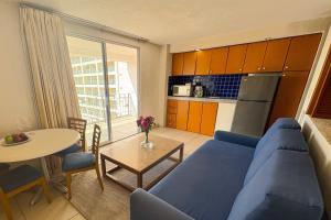 Elegant with bars & beach access!